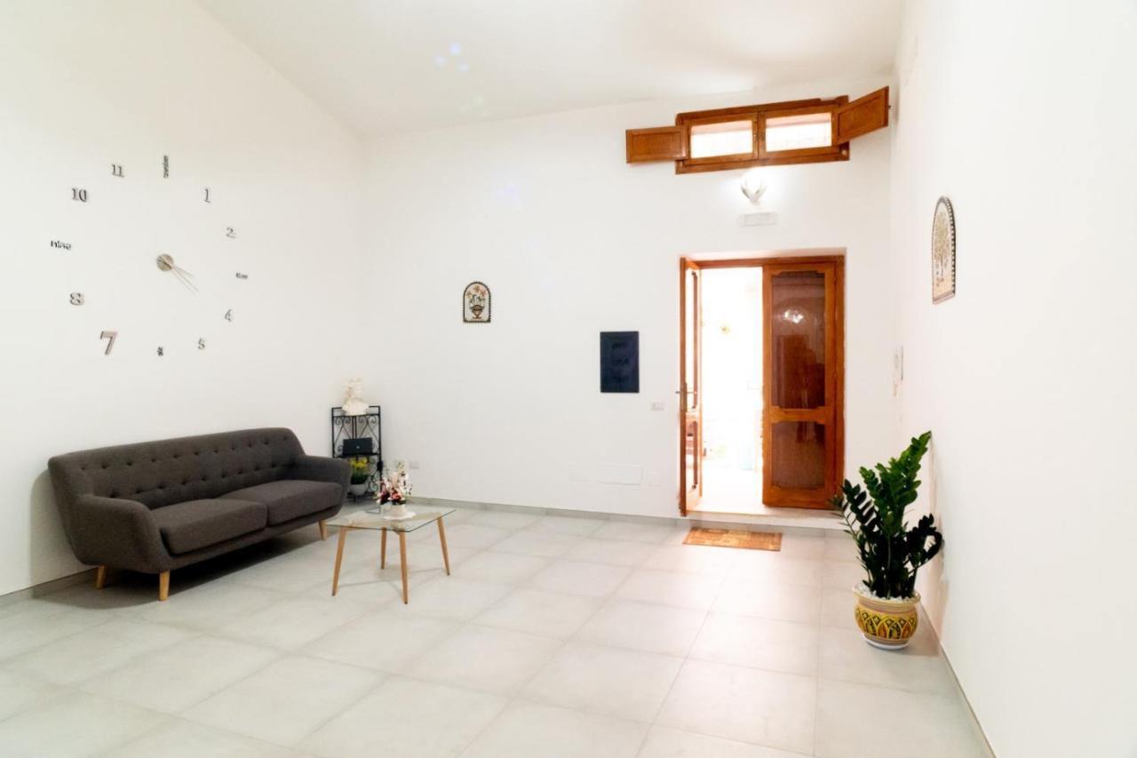 I Parrini Bed & Breakfast Porto Empedocle Exterior photo